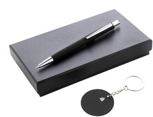 Sada pera a p��v�ku na kl��e Miroset, �ern�